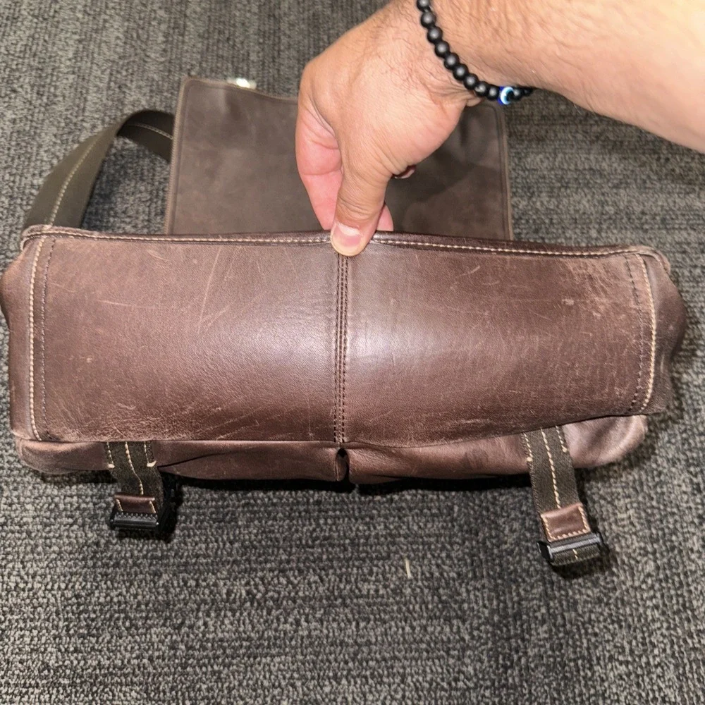 Coach Leatherware Messenger Crossbody Dark Brown Laptop Bag X